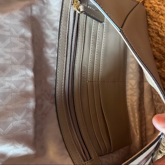 Michael Kors Lana Envelope Clutch with Chain in Cream and Snakeskin - Picture 6 of 11